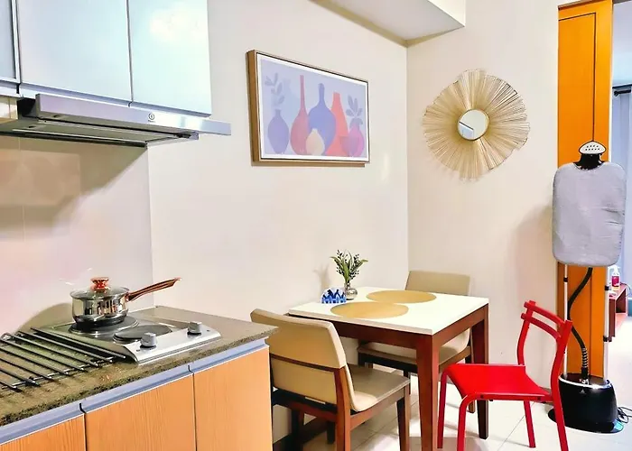 Explore Mitsukoshi Uptown Bgc, Large Tv, Fast Wifi *