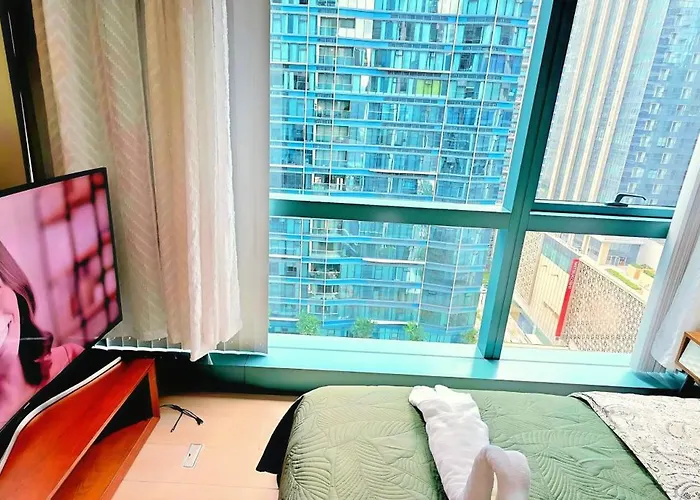 Apartment Explore Mitsukoshi Uptown Bgc, Large Tv, Fast Wifi Manila